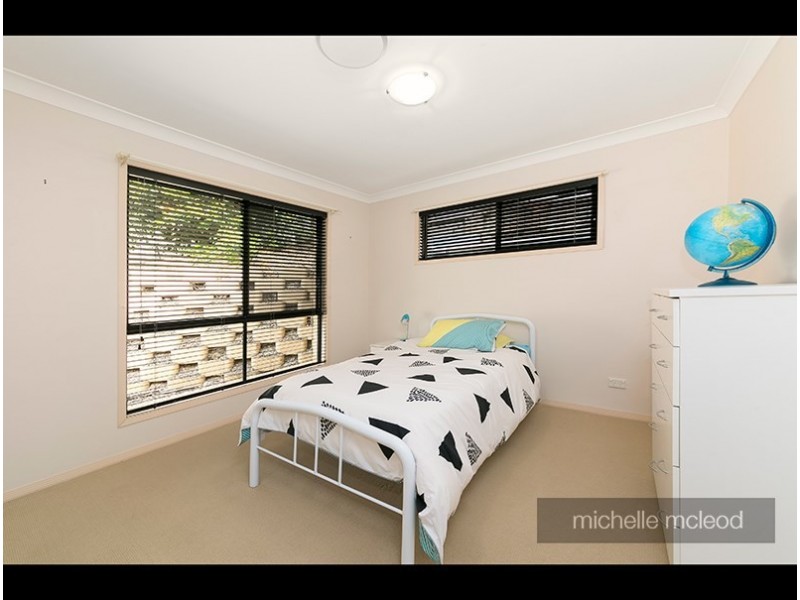 6 Summerfield Place, Kenmore QLD 4069