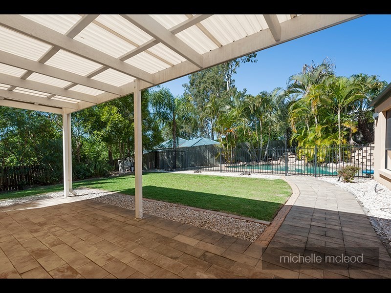 6 Summerfield Place, Kenmore QLD 4069