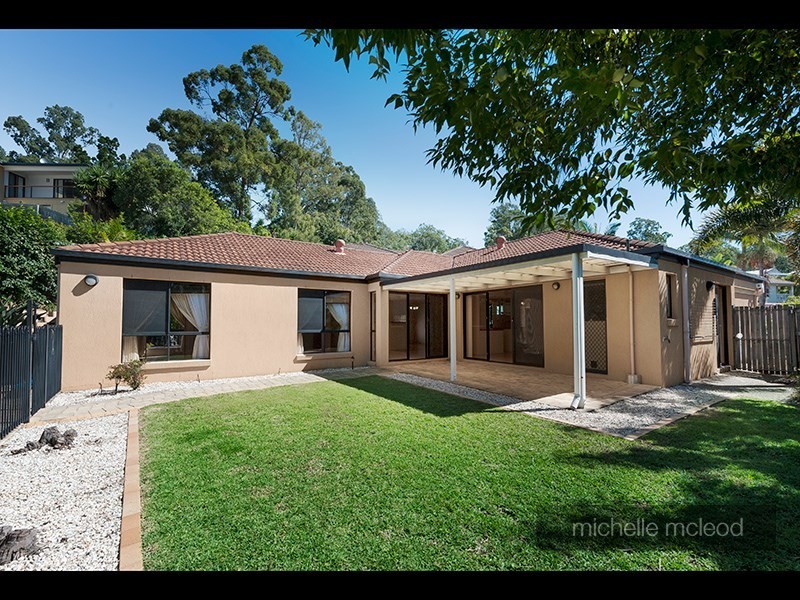 6 Summerfield Place, Kenmore QLD 4069