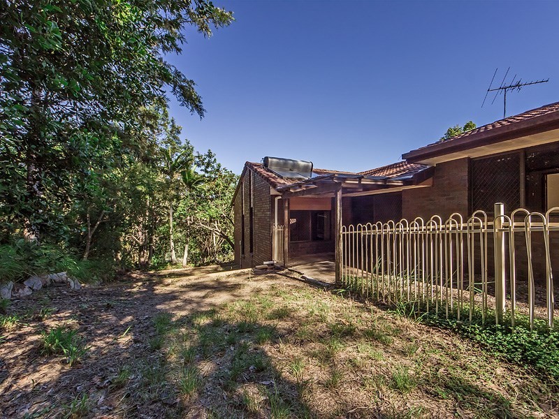 53 Boblynne Street, Chapel Hill QLD 4069