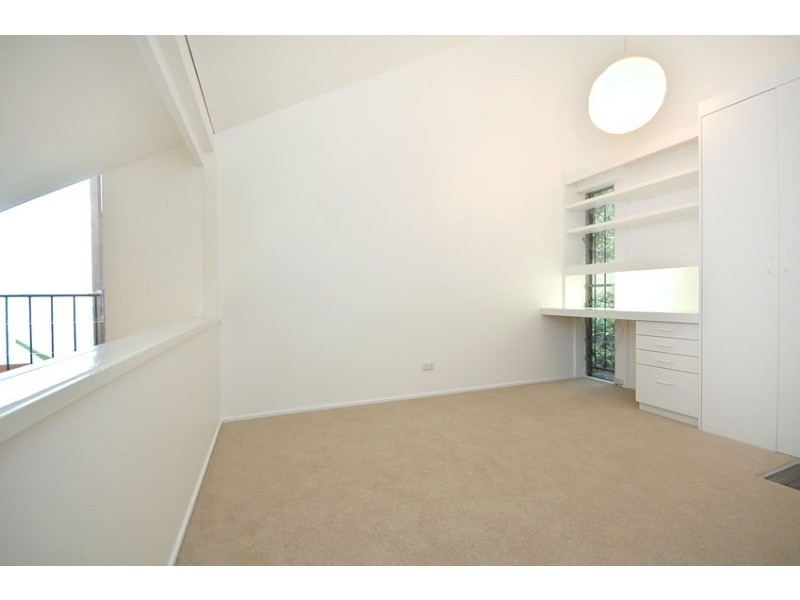 63 Ironside Street, St Lucia QLD 4067
