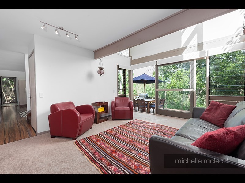 24 Rowena Street, Kenmore QLD 4069