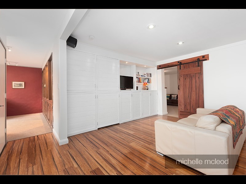 24 Rowena Street, Kenmore QLD 4069