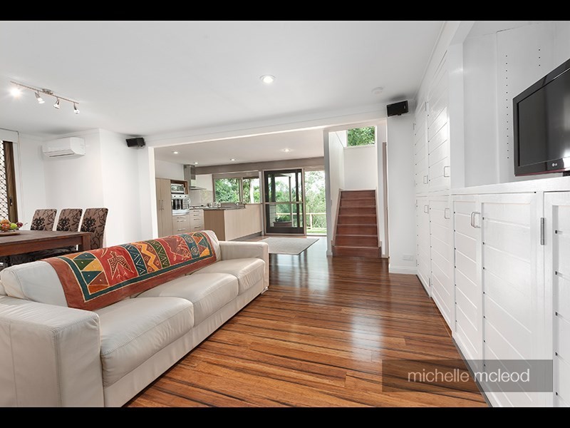 24 Rowena Street, Kenmore QLD 4069