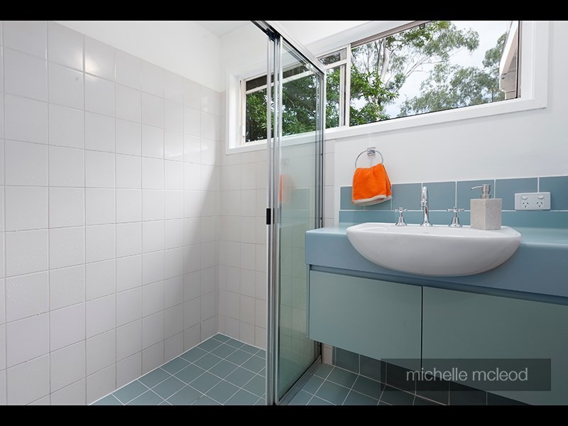 24 Rowena Street, Kenmore QLD 4069