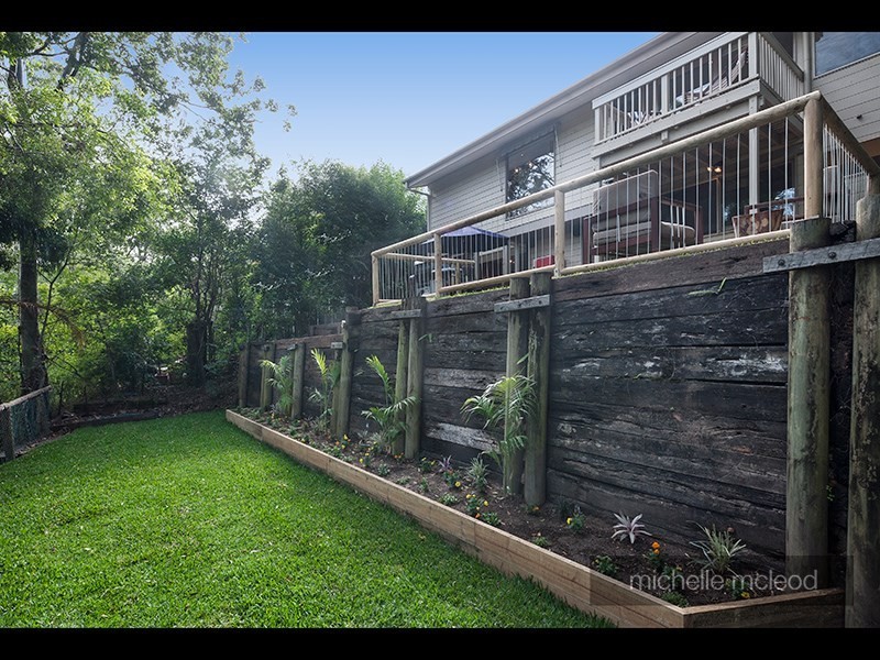 24 Rowena Street, Kenmore QLD 4069