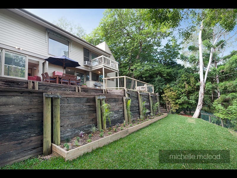 24 Rowena Street, Kenmore QLD 4069