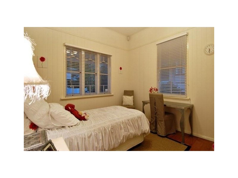 91 Taringa Parade, Indooroopilly QLD 4068