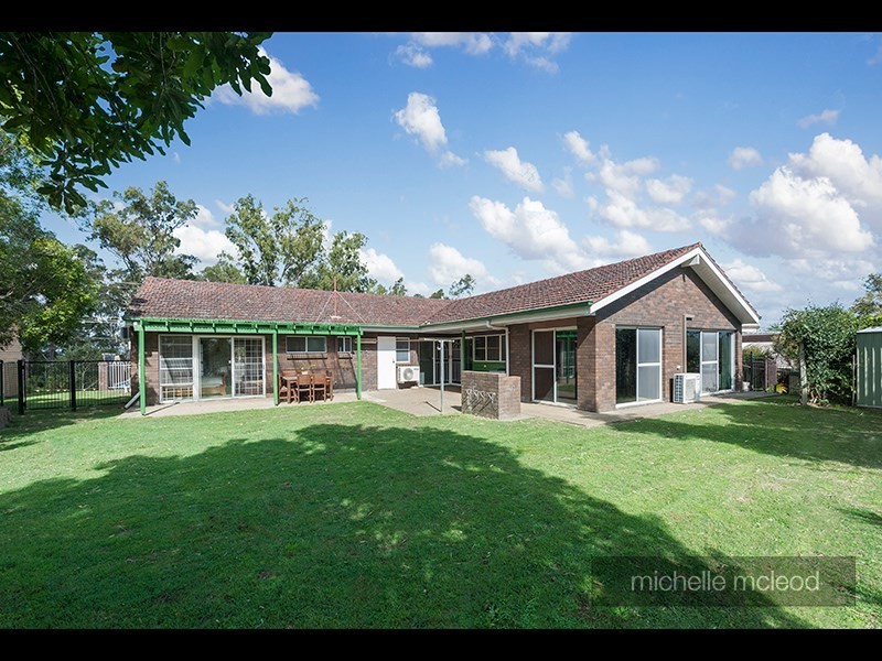 61 Sunset Road, Kenmore QLD 4069