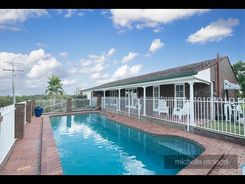 61 Sunset Road, Kenmore QLD 4069