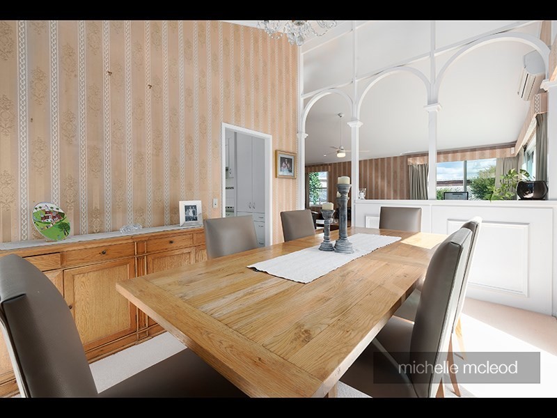 61 Sunset Road, Kenmore QLD 4069