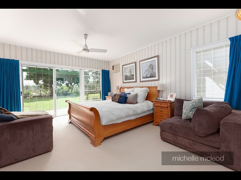 61 Sunset Road, Kenmore QLD 4069
