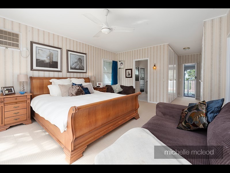 61 Sunset Road, Kenmore QLD 4069