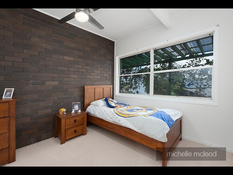 61 Sunset Road, Kenmore QLD 4069