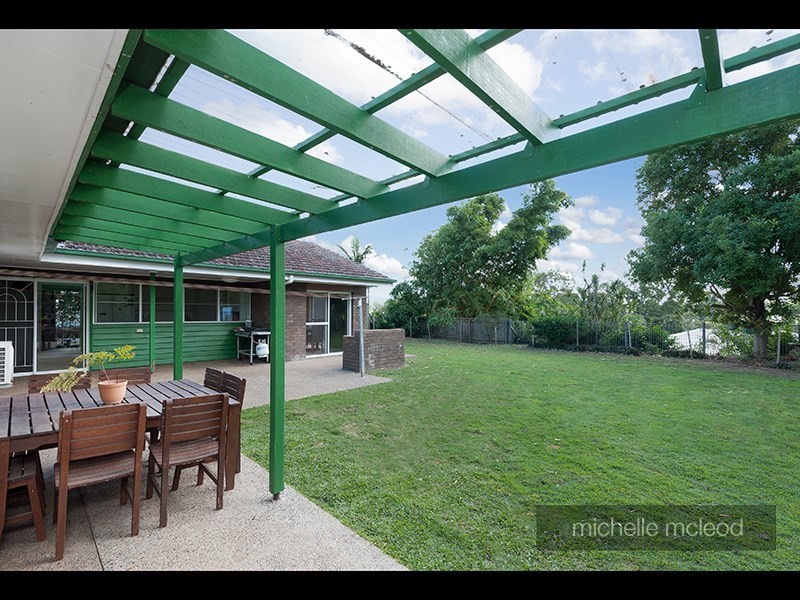 61 Sunset Road, Kenmore QLD 4069