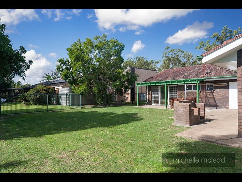 61 Sunset Road, Kenmore QLD 4069