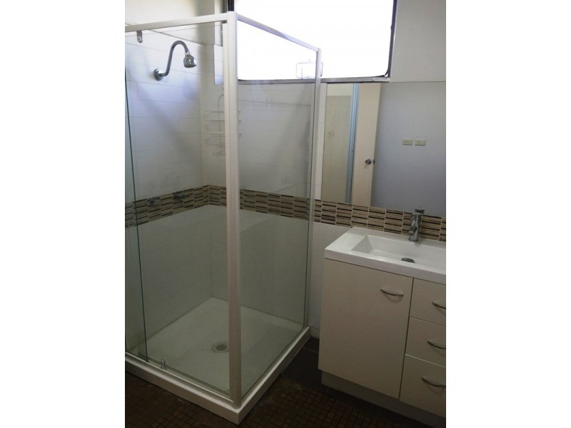 1/12 Underhill Avenue, Indooroopilly QLD 4068