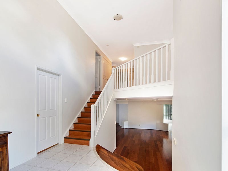 2/84 Ludlow Street, Chapel Hill QLD 4069