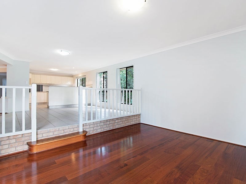 2/84 Ludlow Street, Chapel Hill QLD 4069