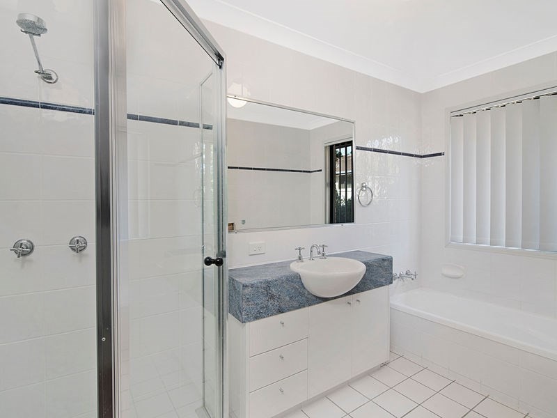 2/84 Ludlow Street, Chapel Hill QLD 4069