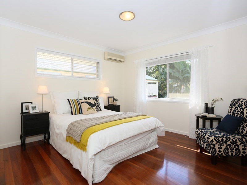 27 Knowles Street, Auchenflower QLD 4066