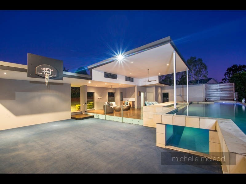 16 Osna Place, Pullenvale QLD 4069