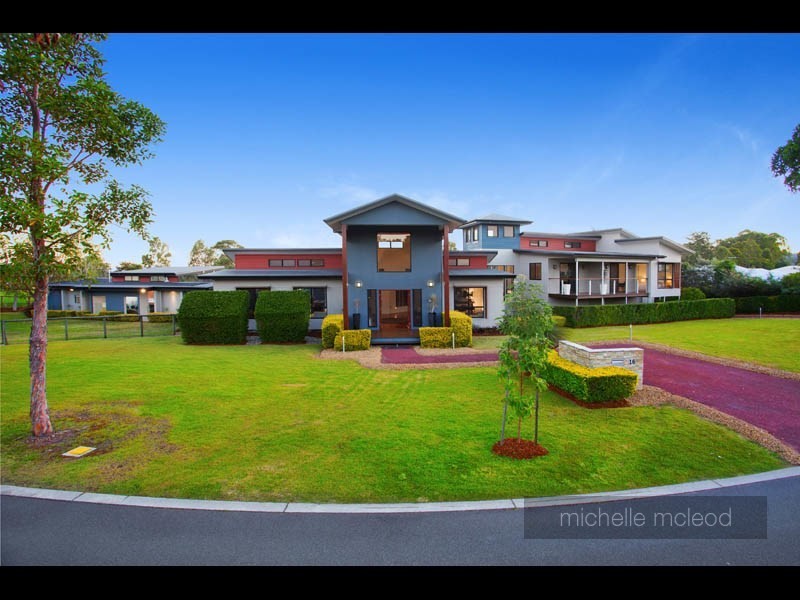 16 Osna Place, Pullenvale QLD 4069