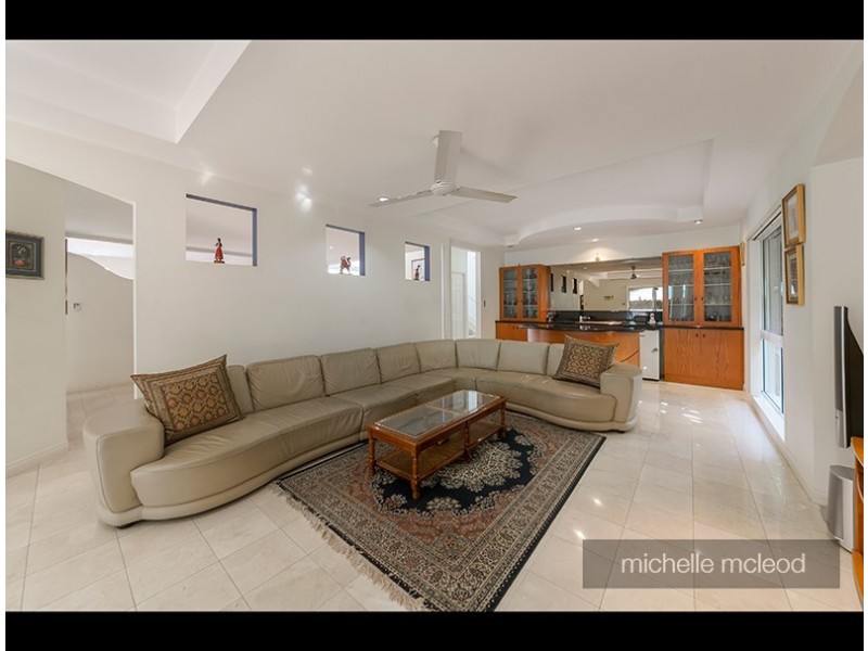 5 Kagoola Close, Chapel Hill QLD 4069