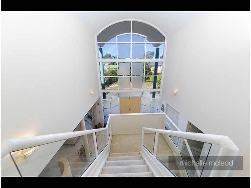 5 Kagoola Close, Chapel Hill QLD 4069