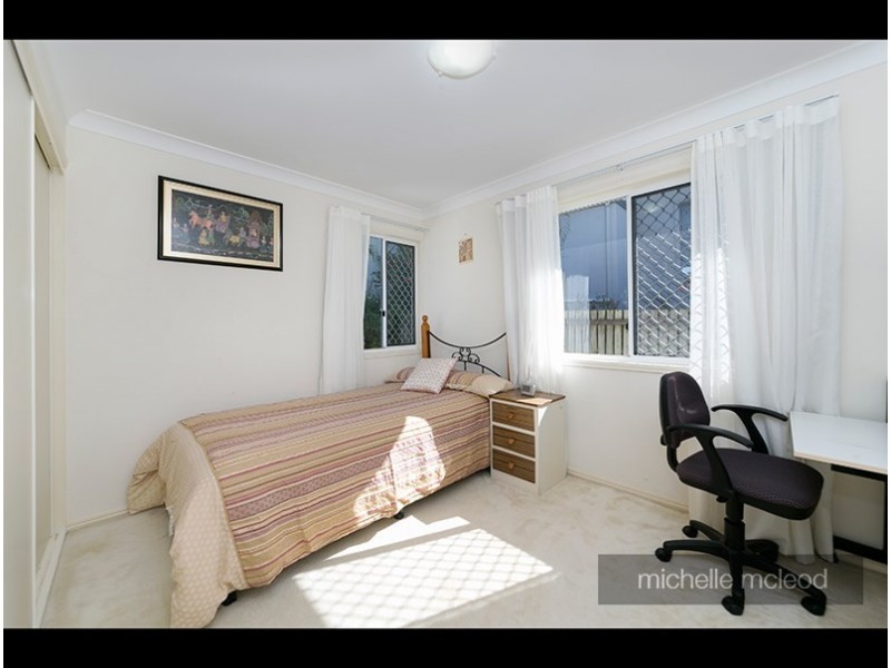 5 Kagoola Close, Chapel Hill QLD 4069