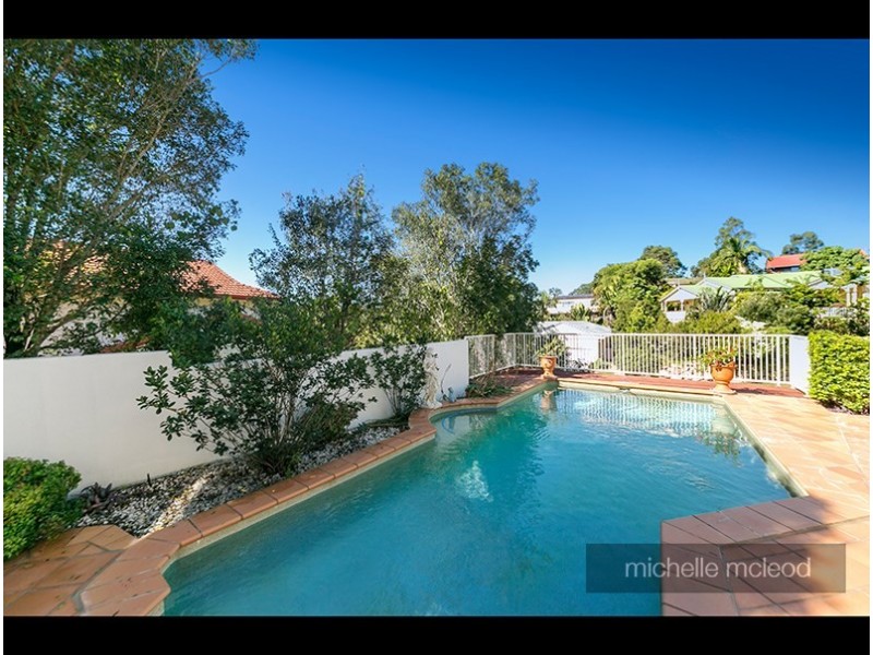 5 Kagoola Close, Chapel Hill QLD 4069