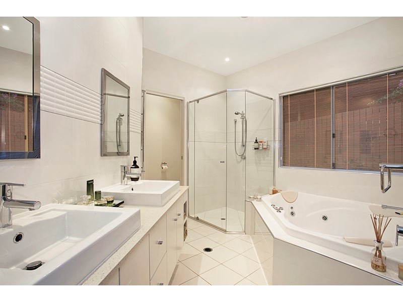 21 Debussy Place, Mount Ommaney QLD 4074