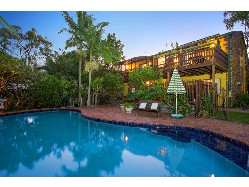 5 Talasea Street, Chapel Hill QLD 4069