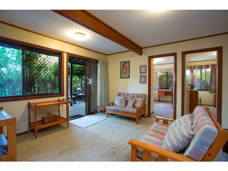 5 Talasea Street, Chapel Hill QLD 4069