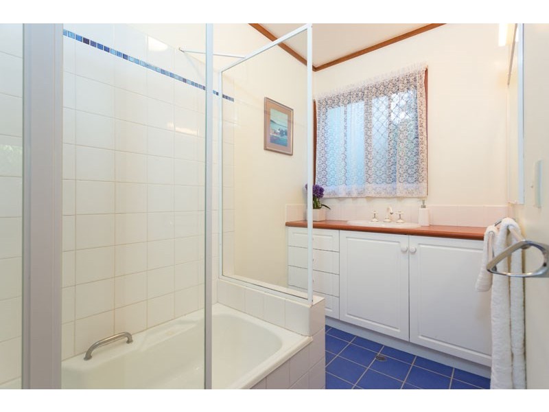 5 Talasea Street, Chapel Hill QLD 4069