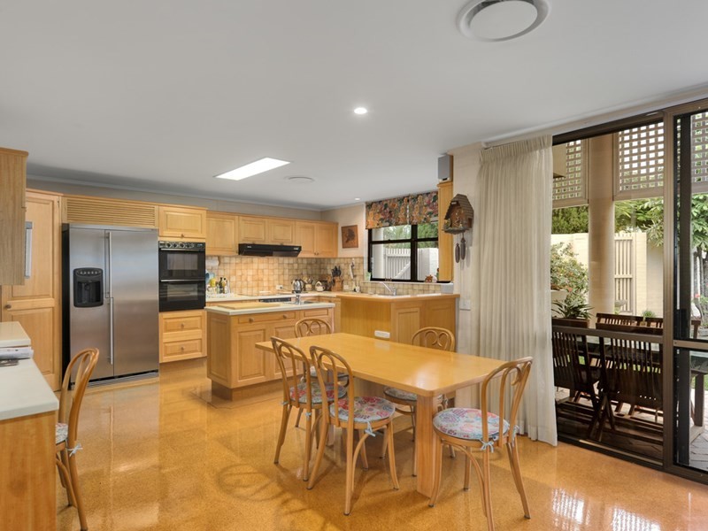 6 Carnoustie Court, Indooroopilly QLD 4068
