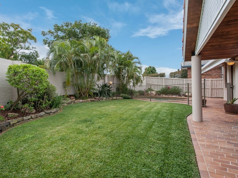 6 Carnoustie Court, Indooroopilly QLD 4068