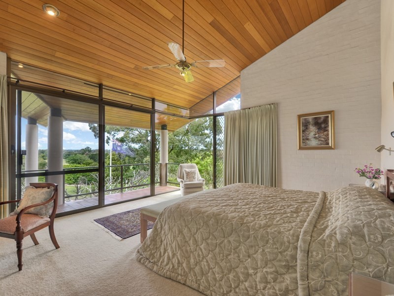 6 Carnoustie Court, Indooroopilly QLD 4068