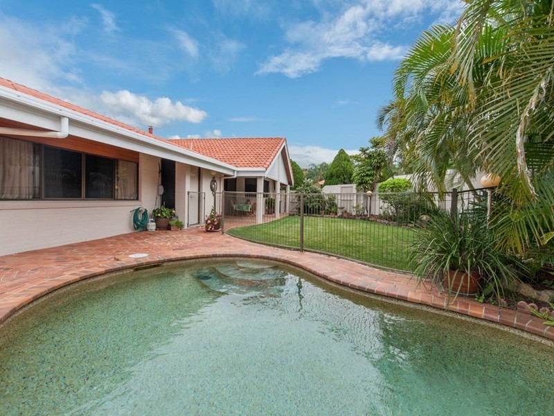 6 Carnoustie Court, Indooroopilly QLD 4068