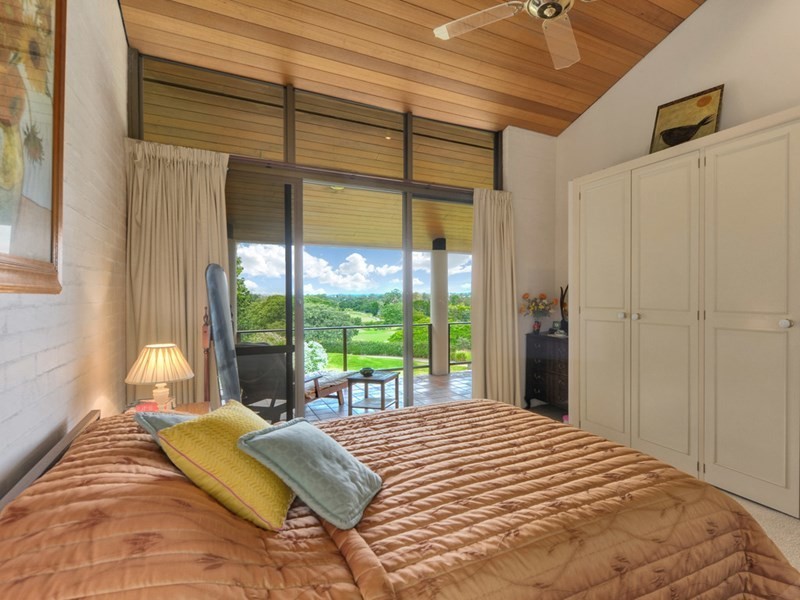 6 Carnoustie Court, Indooroopilly QLD 4068