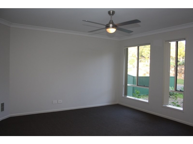 5 Margaret Court, Kenmore QLD 4069