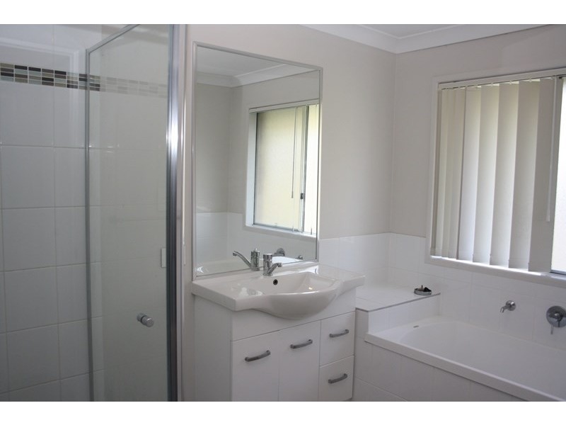 5 Margaret Court, Kenmore QLD 4069