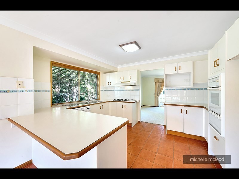 11 Mukurta Street, Chapel Hill QLD 4069