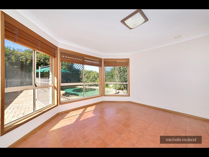 11 Mukurta Street, Chapel Hill QLD 4069