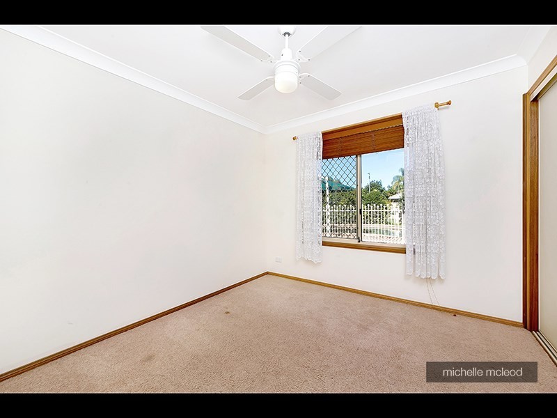 11 Mukurta Street, Chapel Hill QLD 4069