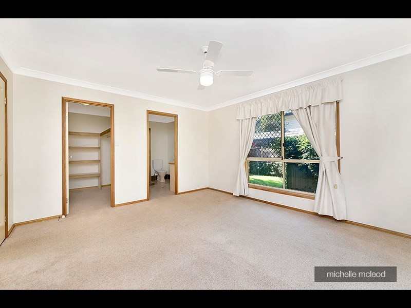 11 Mukurta Street, Chapel Hill QLD 4069