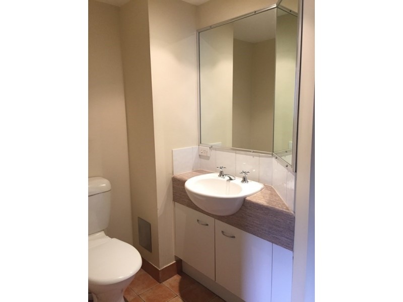 2/27 Campbell Street, Toowong QLD 4066