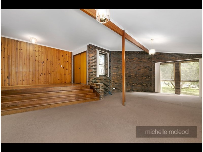 6 Goolman Street, Chapel Hill QLD 4069