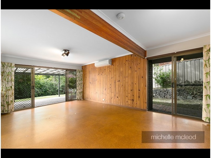 6 Goolman Street, Chapel Hill QLD 4069