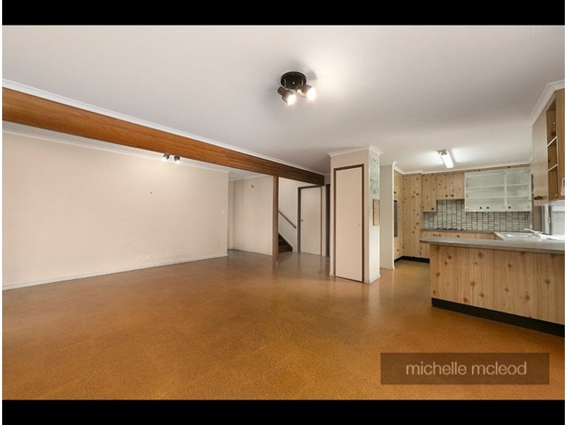 6 Goolman Street, Chapel Hill QLD 4069